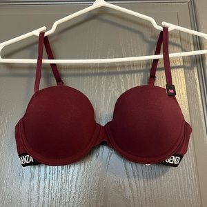 La Senza bra. Brand New with tags. Size 34B.